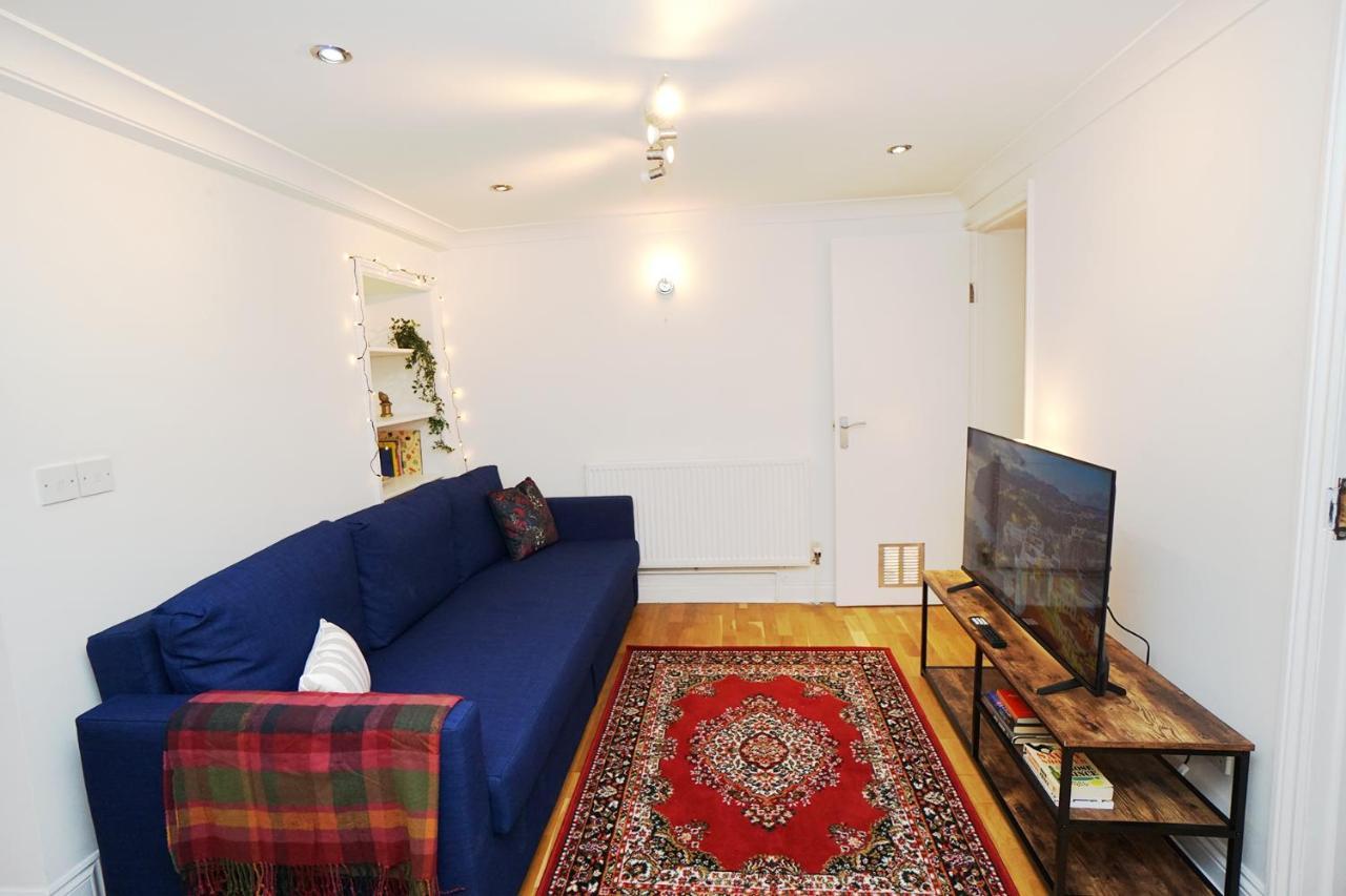 Cozy Retreat By Aresti Hotels Londen Buitenkant foto