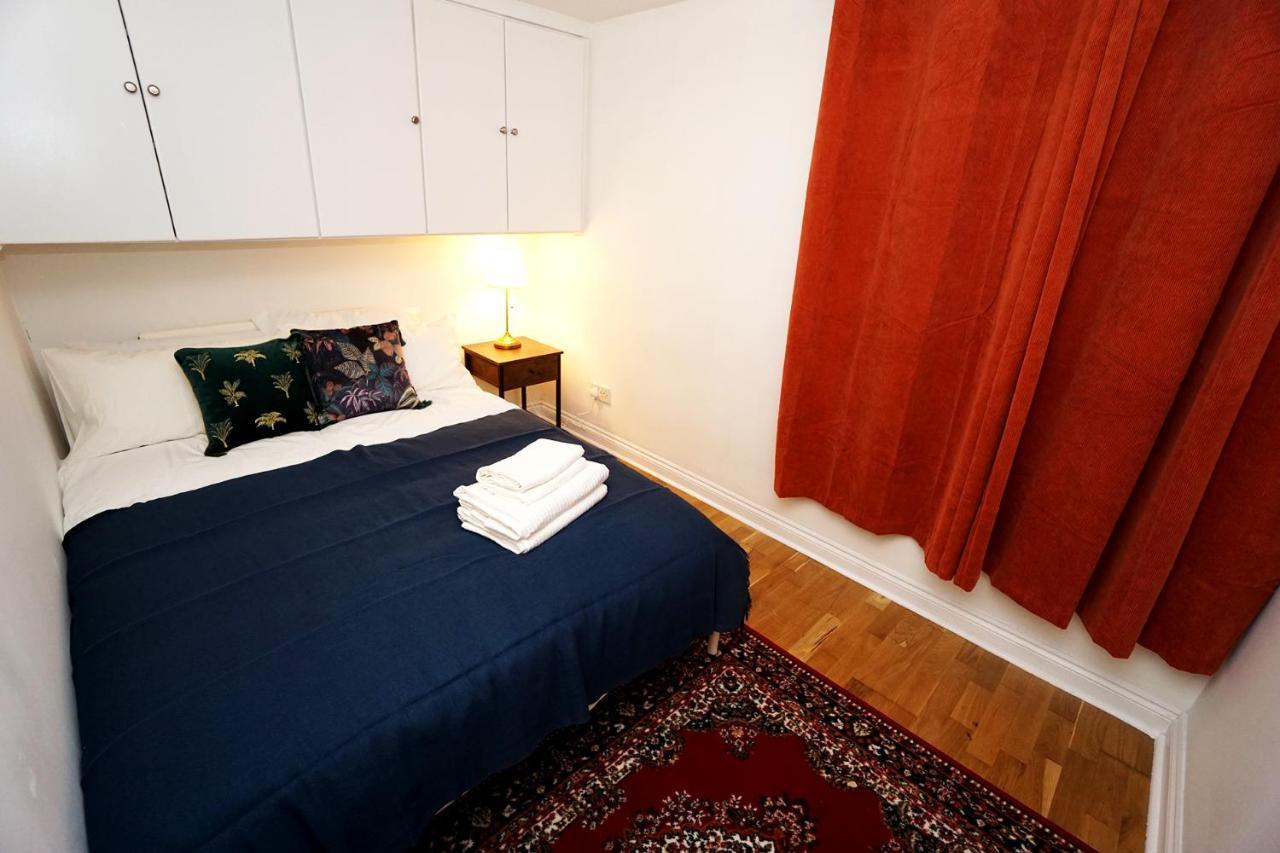 Cozy Retreat By Aresti Hotels Londen Buitenkant foto